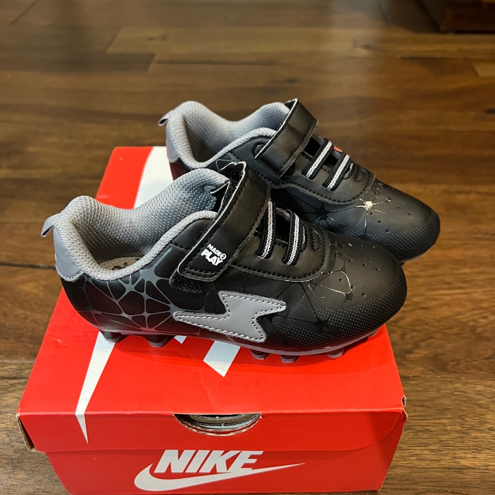 Kids Black Soccer Cleats